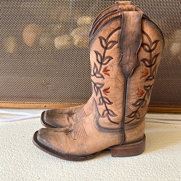 Circle G Ladies Brown Flowered Embroidery Square Toe - Picture 4 of 7